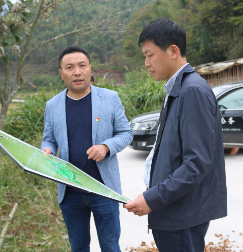 陈显卿县长深入黄坊乡调研指导乡村振兴