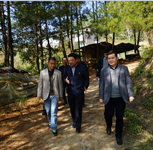 建宁县委书记郑剑波深入均口镇督查精准扶贫工作