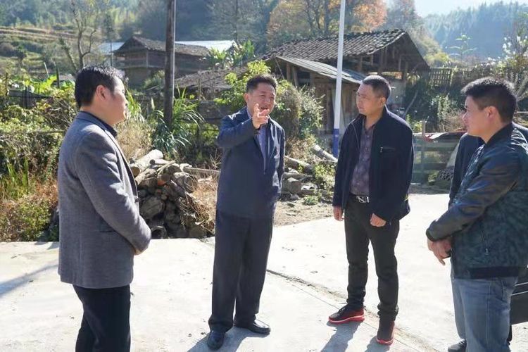 建宁县委书记郑剑波深入均口镇督查精准扶贫工作