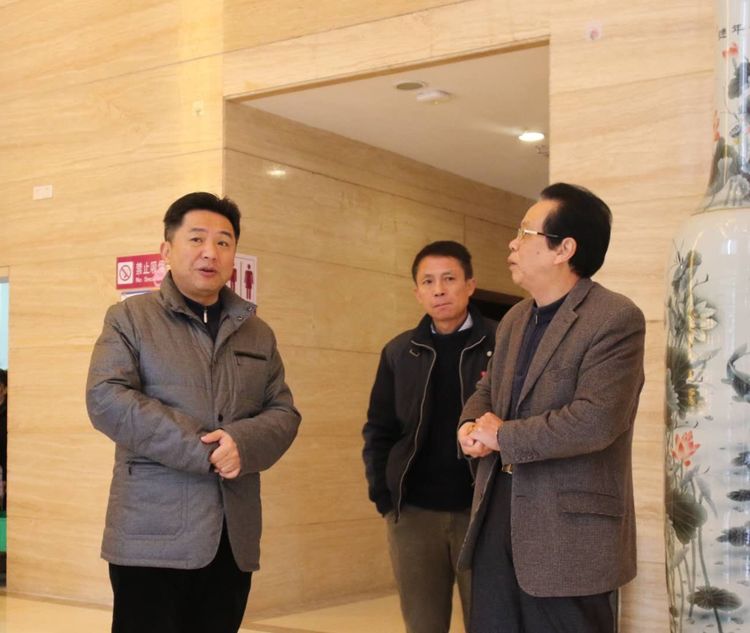 建宁县委书记郑剑波突击检查非洲猪瘟防控工作