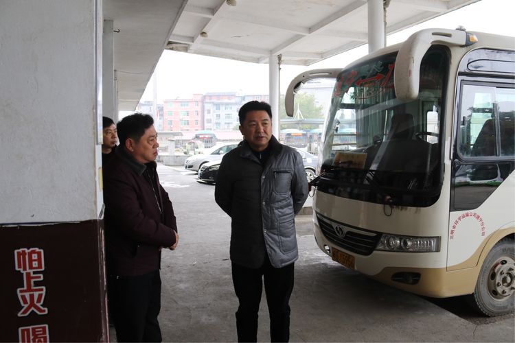 建宁县委书记郑剑波突击检查非洲猪瘟防控工作