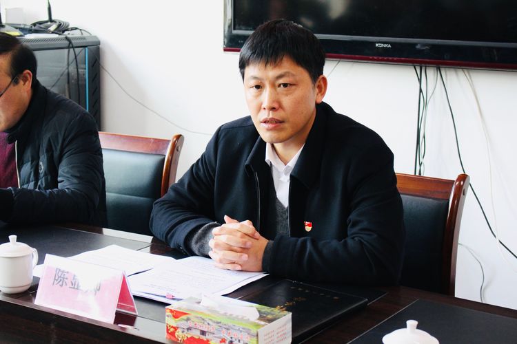 县长陈显卿到客坊乡主持召开2018年度全面从严治党主体责任落实情况