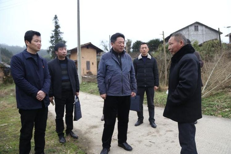 建宁县委书记郑剑波突击督查贫困户住房安全保障工作